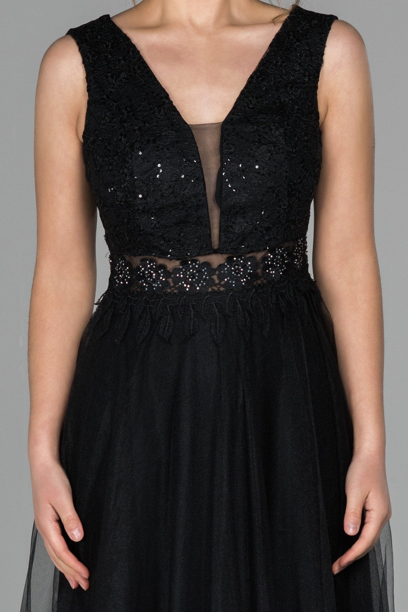 19068 Black Sequined Lace Top Tulle Dress