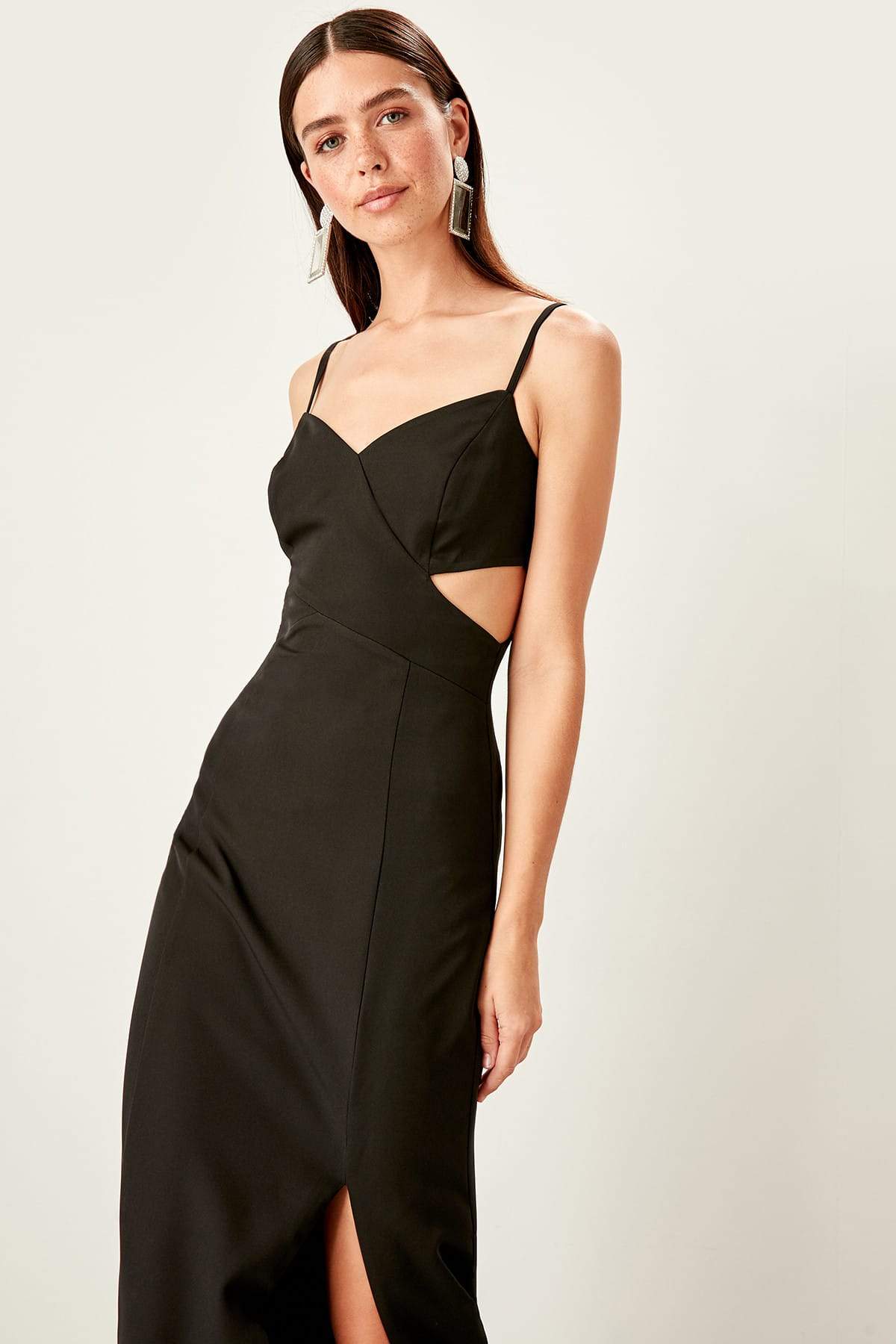  Black Low-Cut Detail Evening Dress TPRSS19UT0124 