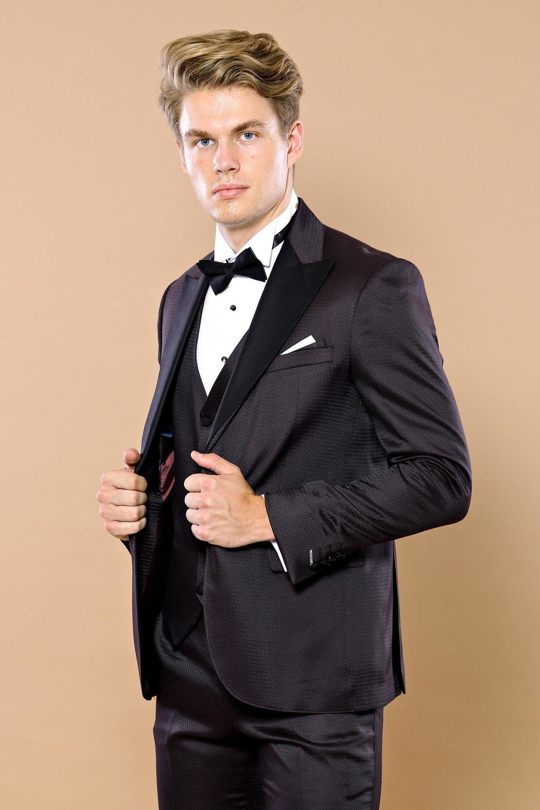 4535 Burgundy Self-Patterned Tuxedo