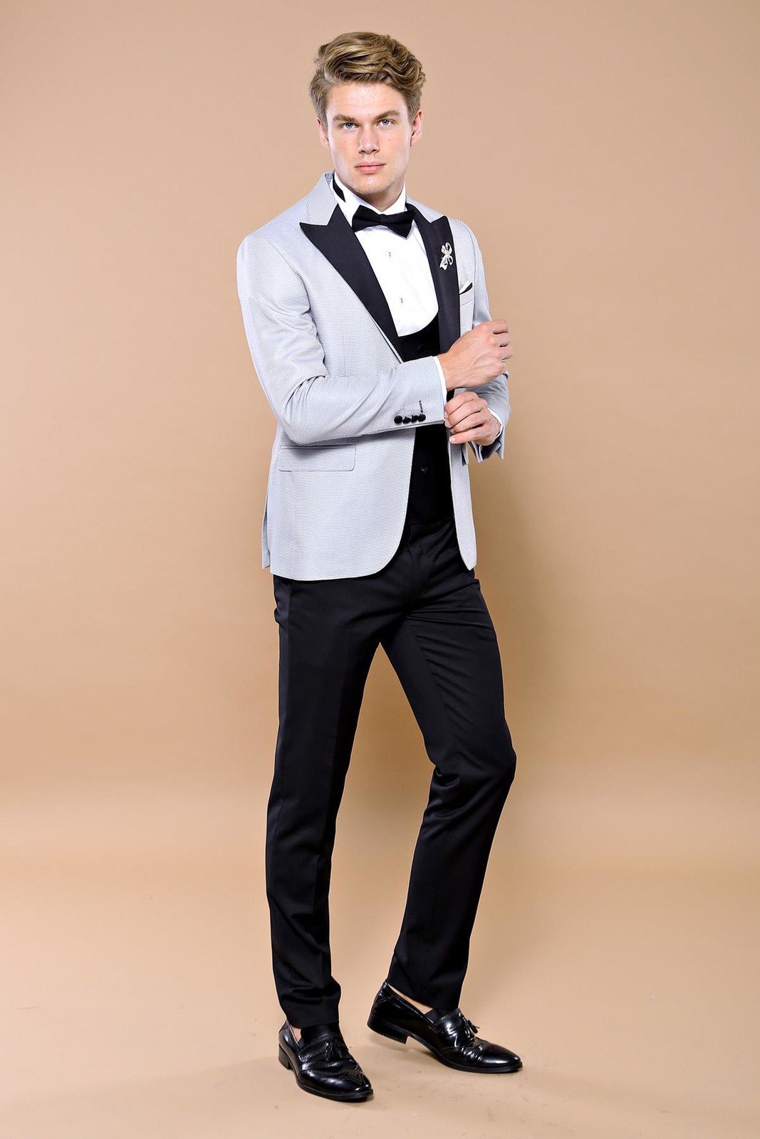 4416 Grey-Black Dot Patterned Tuxedo